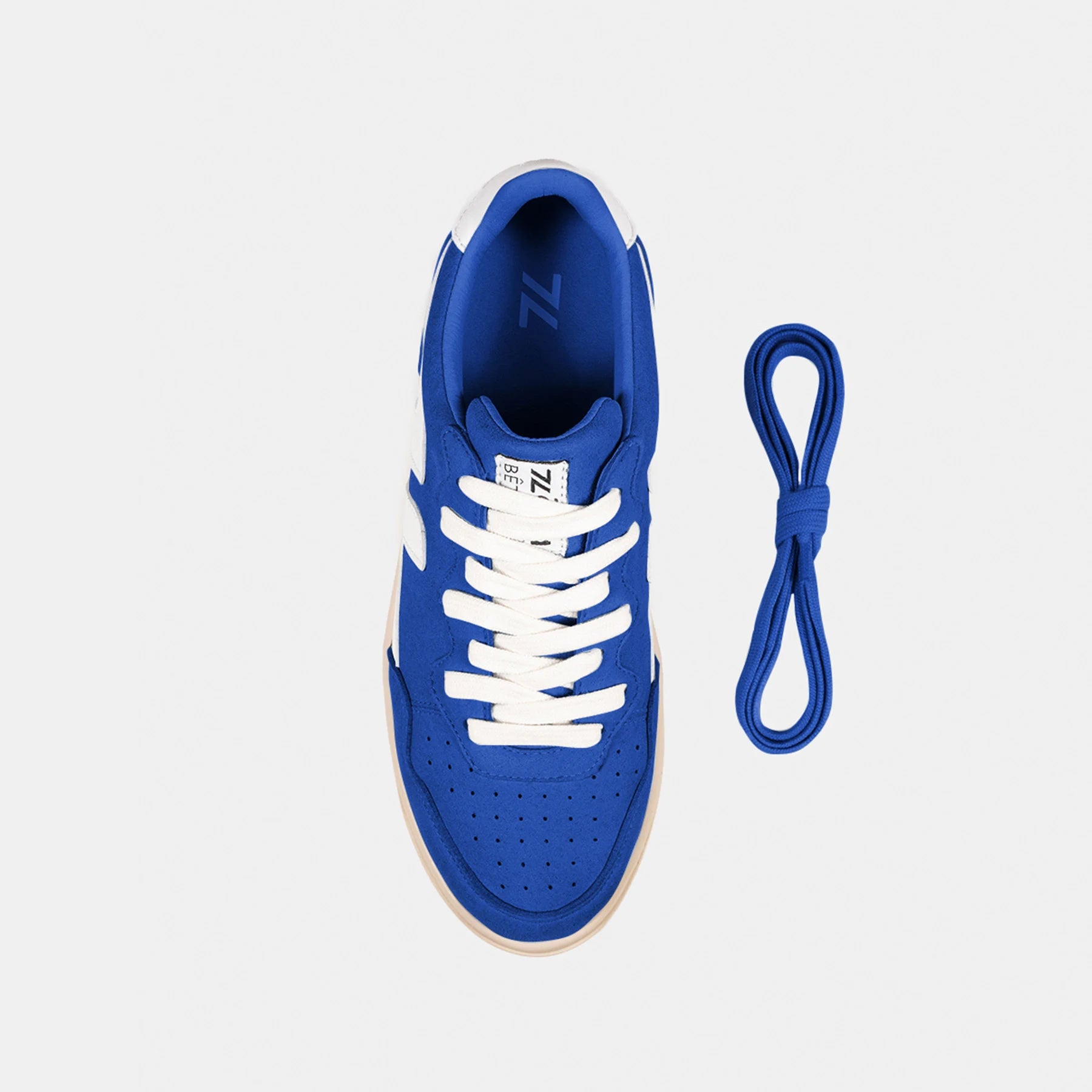 Vue de dessus des baskets bleues ZETA B3 Cobalt, affichant les détails du design.